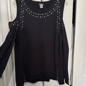 VENUS Black Cold Shoulder Top